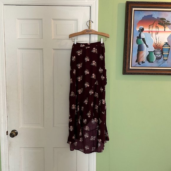 AE Ruffle Maxi Skirt in Burgundy - Picture 2 of 4